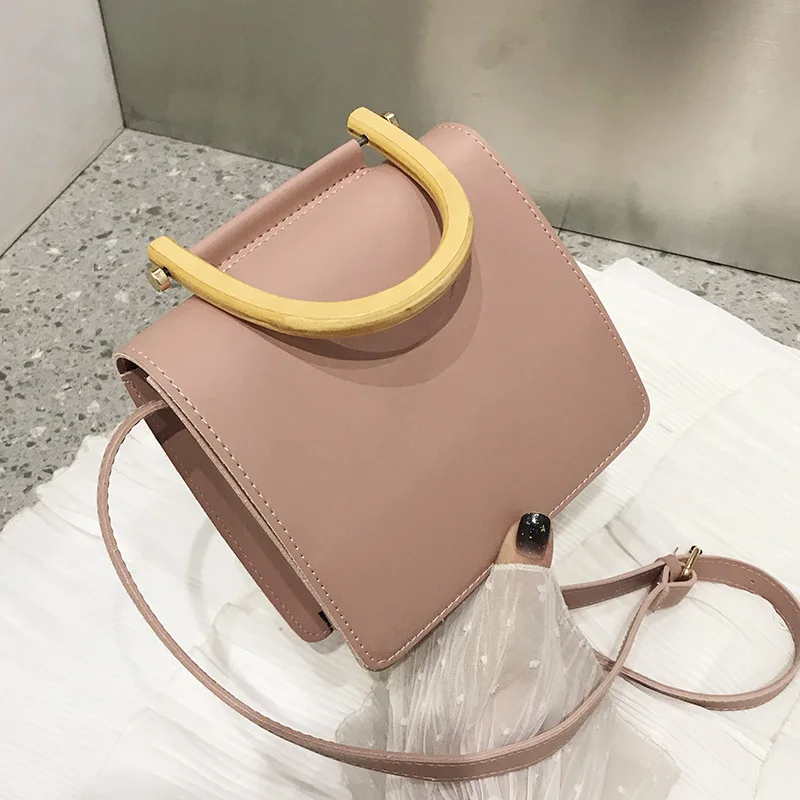 2019 new PU leather three-dimensional small square bag wooden hand bag handbag solid color retro shoulder messenger bag female
2019 new PU leather three-dimensional small square bag wooden hand bag handbag solid color retro shoulder messenger bag female
