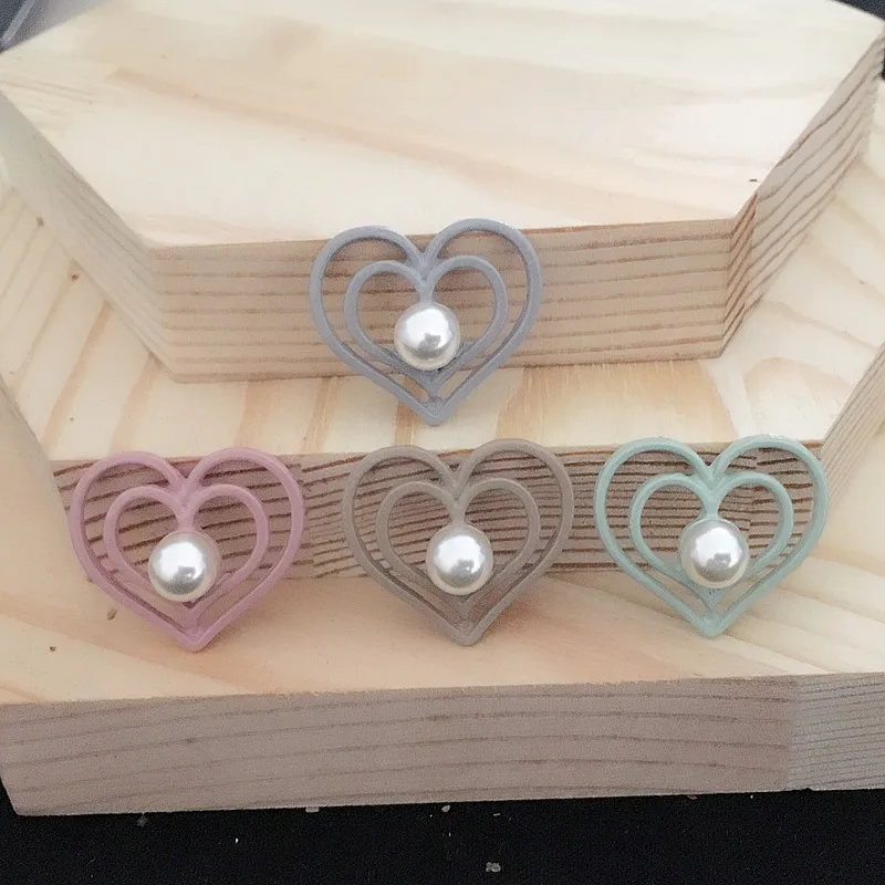 Wholesale 50PCS/Lot 22*24MM Round Acrylic Pearl Decorated Hollow Out Enamel Love Heart Button Patch Sticker Craft Ornament Decor
Wholesale 50PCS/Lot 22*24MM Round Acrylic Pearl Decorated Hollow Out Enamel Love Heart Button Patch Sticker Craft Ornament Decor