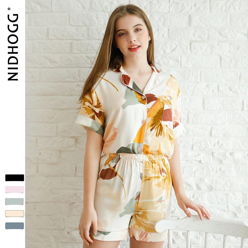 Korean 2019 Summer New Short Sleeve Shorts 2-piece Pajamas Ink Flower Printing Sleepwear Loungewear Women Satin Pijama Mujer
Korean 2019 Summer New Short Sleeve Shorts 2-piece Pajamas Ink Flower Printing Sleepwear Loungewear Women Satin Pijama Mujer
