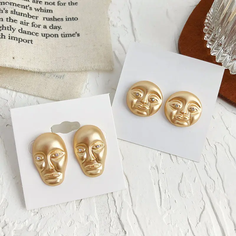 AOMU 2019 Cute Metal Face Mask Earrings S925 Sterling Silver Pin Metal Gold Color Crystal Stud Earrings For Women Fashion Jewelr
AOMU 2019 Cute Metal Face Mask Earrings S925 Sterling Silver Pin Metal Gold Color Crystal Stud Earrings For Women Fashion Jewelr