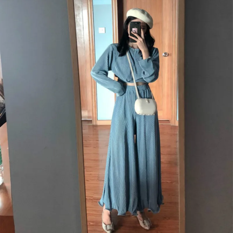 New 2018 Hot Selling Women's Fashion Casual 2pieces Set Women Sexy Neck Crop Top Wiht Loose Pants Suits Spring Woman 2 Pcs Set
New 2018 Hot Selling Women's Fashion Casual 2pieces Set Women Sexy Neck Crop Top Wiht Loose Pants Suits Spring Woman 2 Pcs Set