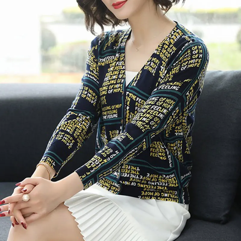 2019 Spring Autumn Women Cardigans Sweaters Casual Long Sleeve Loose Knitting Cardigan Fashion Print cardigan Female Short Coat
2019 Spring Autumn Women Cardigans Sweaters Casual Long Sleeve Loose Knitting Cardigan Fashion Print cardigan Female Short Coat