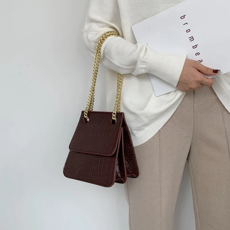 Women Bags Vintage Leather Messenger Bag Handbags Women Famous Brands Clip ShoulderBag New Arrive Ladies Crossbody Flap
Women Bags Vintage Leather Messenger Bag Handbags Women Famous Brands Clip ShoulderBag New Arrive Ladies Crossbody Flap