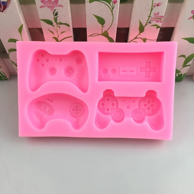 4 Cavities Game Controller Shape Silicone Mold Gamepad Cake Baking Candy Making Moulds Handmade Soap DIY Chocolate Mold Random C
4 Cavities Game Controller Shape Silicone Mold Gamepad Cake Baking Candy Making Moulds Handmade Soap DIY Chocolate Mold Random C