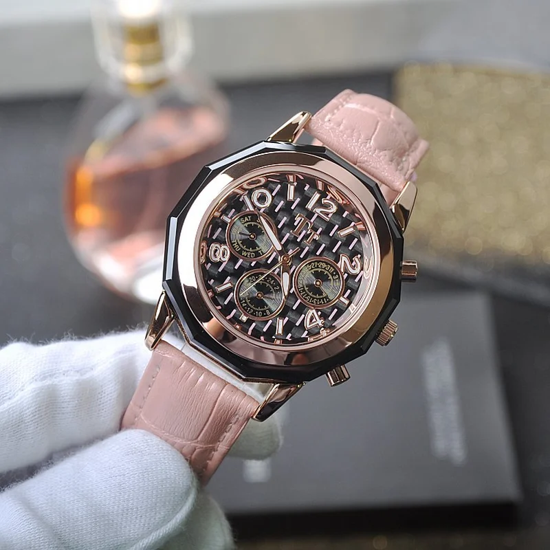 Fashion 41MM Large Dial Ladies Watch Personality Week Display Calendar Red Leather Strap Quartz Women's Watch relojes para mujer
Fashion 41MM Large Dial Ladies Watch Personality Week Display Calendar Red Leather Strap Quartz Women's Watch relojes para mujer