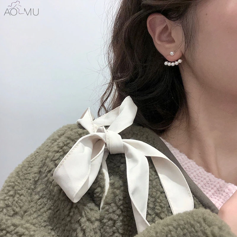 AOMU New Design Korean Japan Gold Metal One Line Curved Pearl Double Side Stud Earrings for Women Girl Wedding Party Jewelry
AOMU New Design Korean Japan Gold Metal One Line Curved Pearl Double Side Stud Earrings for Women Girl Wedding Party Jewelry