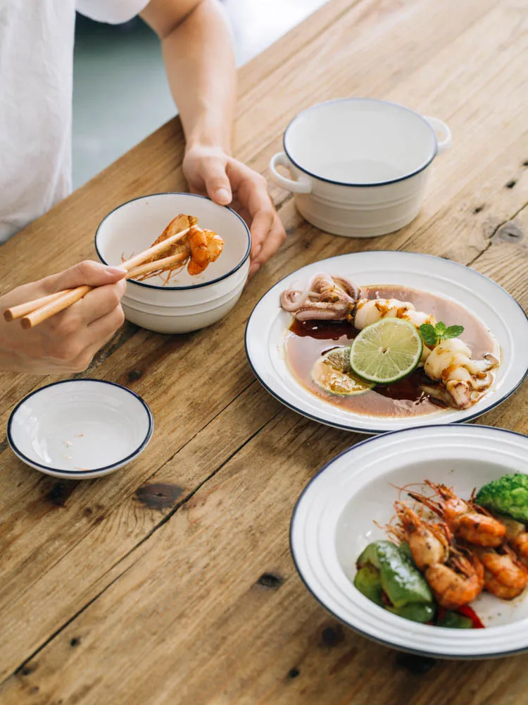 Two-person food set blue-rimmed ceramic dishes Retro country 2 people simple 7-piece dinner Chinese Porcelain Dinnerware
Two-person food set blue-rimmed ceramic dishes Retro country 2 people simple 7-piece dinner Chinese Porcelain Dinnerware