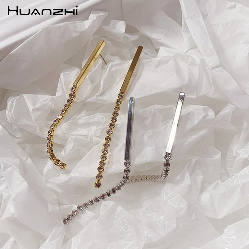 HUANZHI 2019 Chic Rhinestone 925 Tassel Simple Cool Girl Alloy Line Long Drop Earrings for Women Wedding Party Gifts Jewelry 8cm
HUANZHI 2019 Chic Rhinestone 925 Tassel Simple Cool Girl Alloy Line Long Drop Earrings for Women Wedding Party Gifts Jewelry 8cm