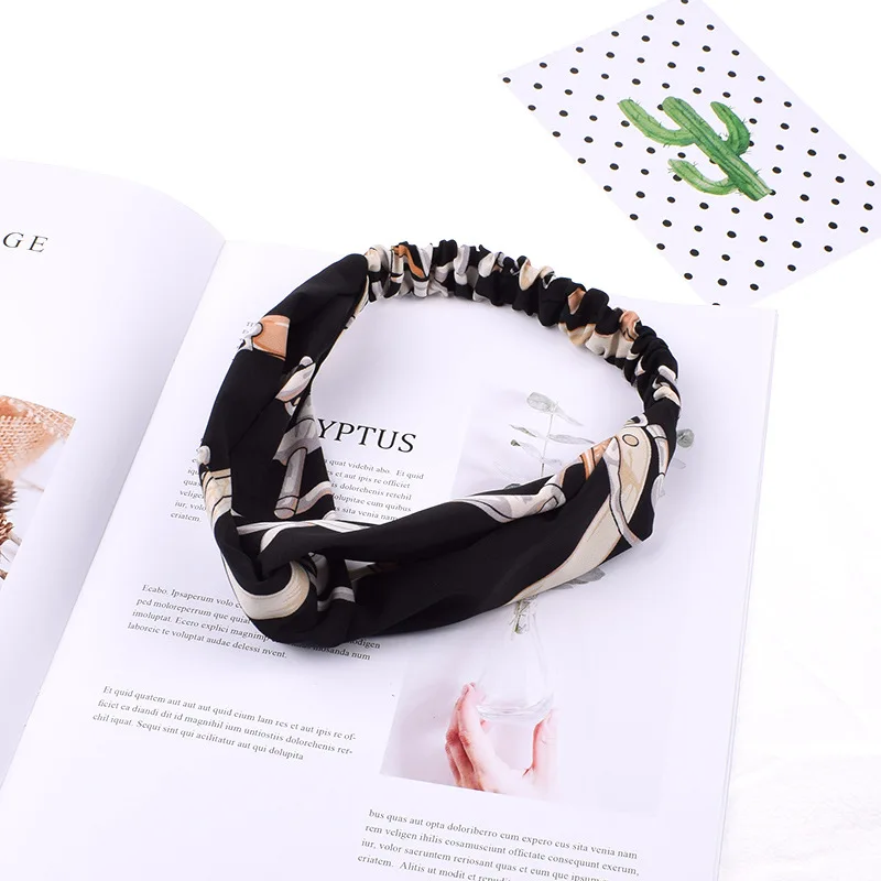 3 Color 2019 hair with Korean face tiara sweet cute hair band charming jewelry fabric comfort Makeup mask hair band
3 Color 2019 hair with Korean face tiara sweet cute hair band charming jewelry fabric comfort Makeup mask hair band