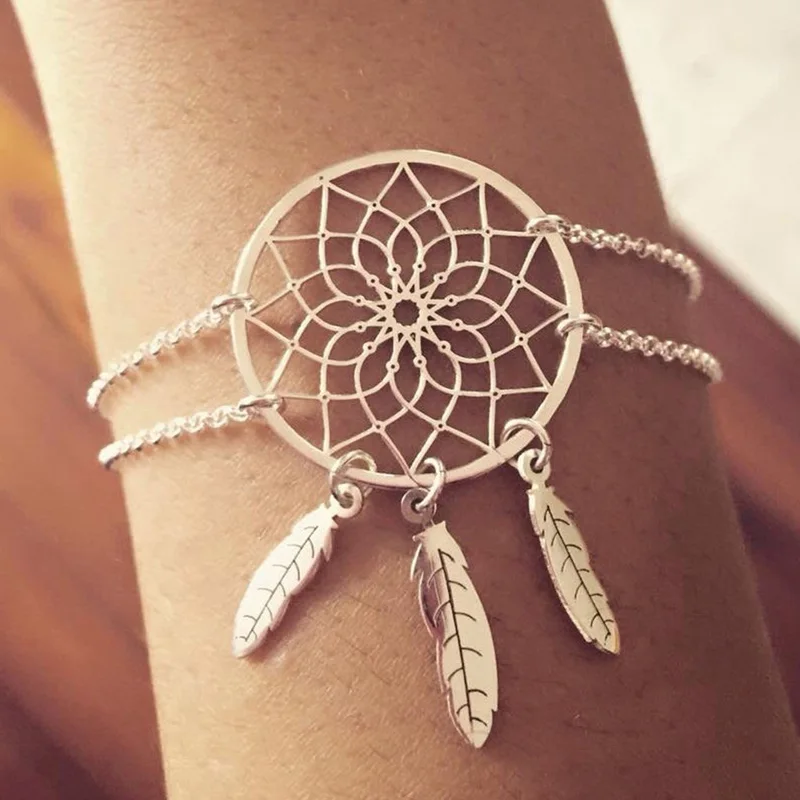 Vintage Dream catcher Charm Bracelets For Women Ethnic Wind Silver Jewelry Feather Tassel Chain Simple Charm Bracelet
Vintage Dream catcher Charm Bracelets For Women Ethnic Wind Silver Jewelry Feather Tassel Chain Simple Charm Bracelet