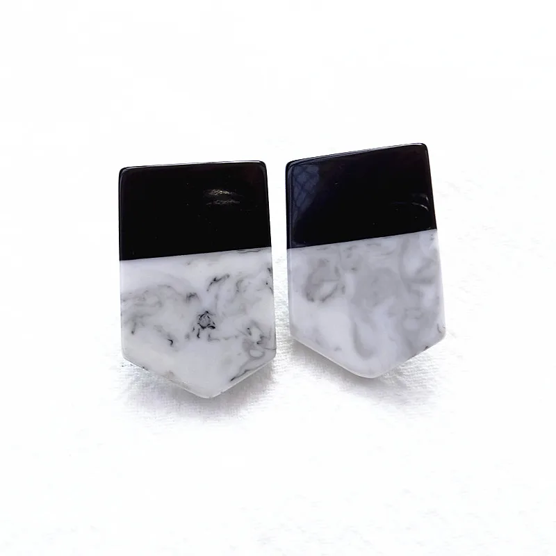 UJBOX 2018 Creative Bicolor Resin Earrings Stud Women Geometric Stitch Stud Earrings Summer Earrings Wholesale E423
UJBOX 2018 Creative Bicolor Resin Earrings Stud Women Geometric Stitch Stud Earrings Summer Earrings Wholesale E423