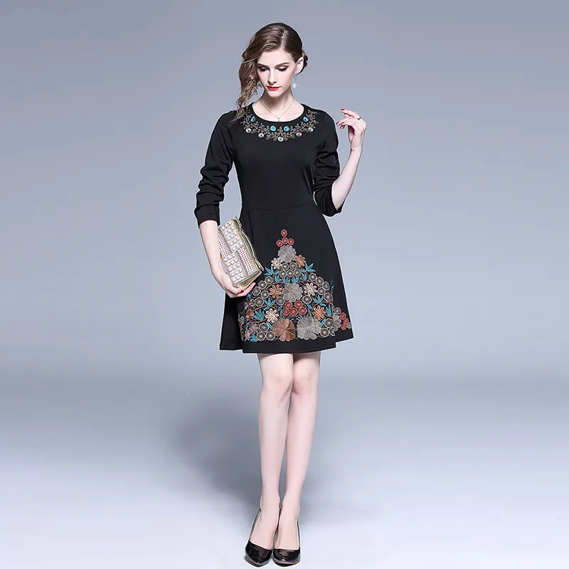 BLLOCUE New Fashion 2018 Autumn Runway Designer Dress Women's O-Neck Casual Floral Embroidery Black A-Line Dress
BLLOCUE New Fashion 2018 Autumn Runway Designer Dress Women's O-Neck Casual Floral Embroidery Black A-Line Dress