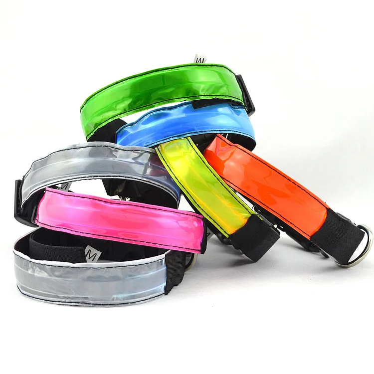 LED Light Pet Dog Cat Collar,Night Safety Flashing Glow In The Dark Dog Leash,Dogs Luminous Fluorescent Adjustable Collar S-XL
LED Light Pet Dog Cat Collar,Night Safety Flashing Glow In The Dark Dog Leash,Dogs Luminous Fluorescent Adjustable Collar S-XL