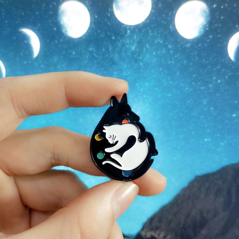 Starry Black And White Cat Enamel Pin Cartoon Creative Witch Cat Skull Badge Brooch Bag Clothes Lapel Pins Gift For Friend Kid
Starry Black And White Cat Enamel Pin Cartoon Creative Witch Cat Skull Badge Brooch Bag Clothes Lapel Pins Gift For Friend Kid