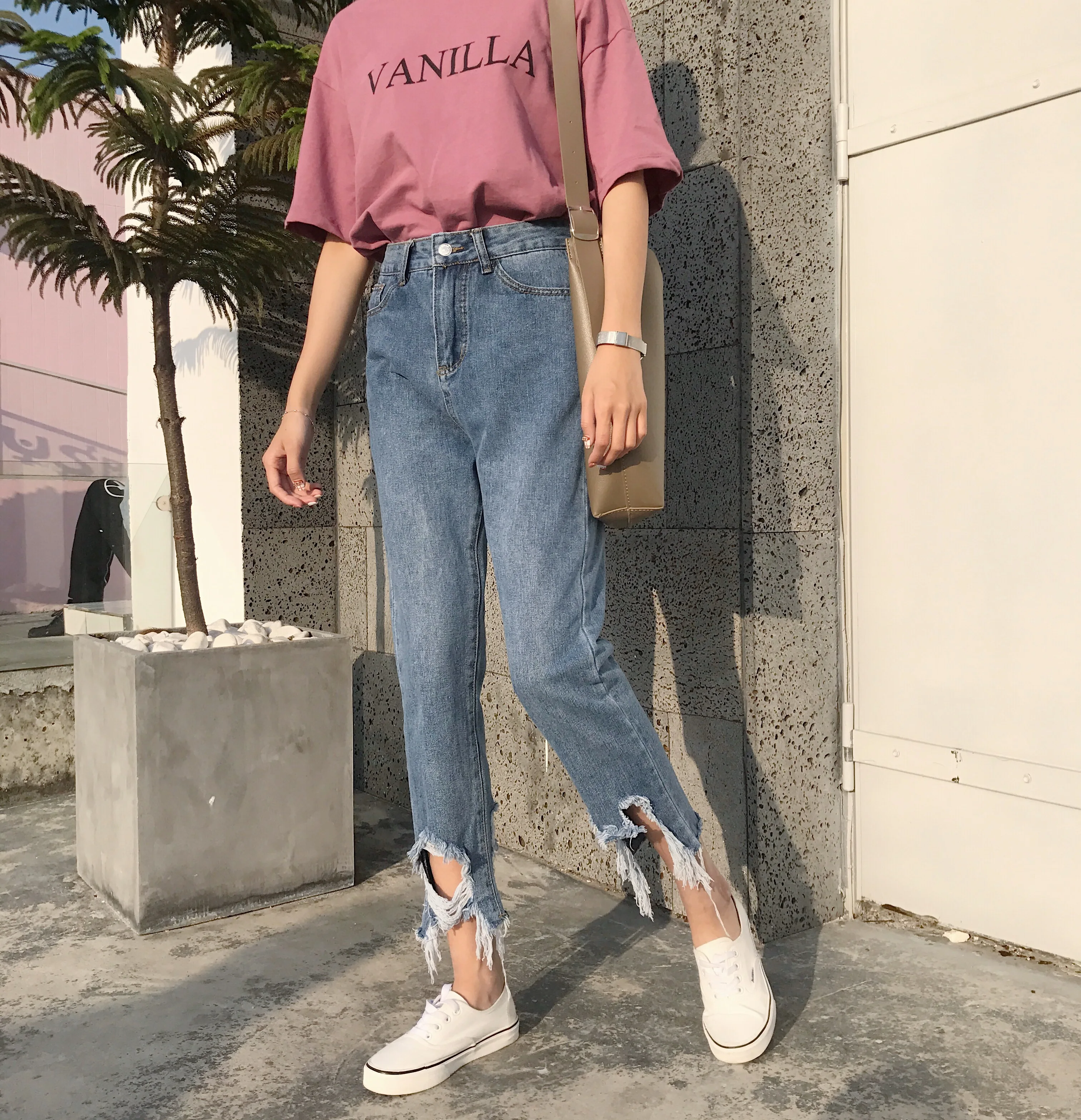 Cheap wholesale 2018 new summer Hot selling women's fashion casual Denim Pants L7-18614
Cheap wholesale 2018 new summer Hot selling women's fashion casual Denim Pants L7-18614