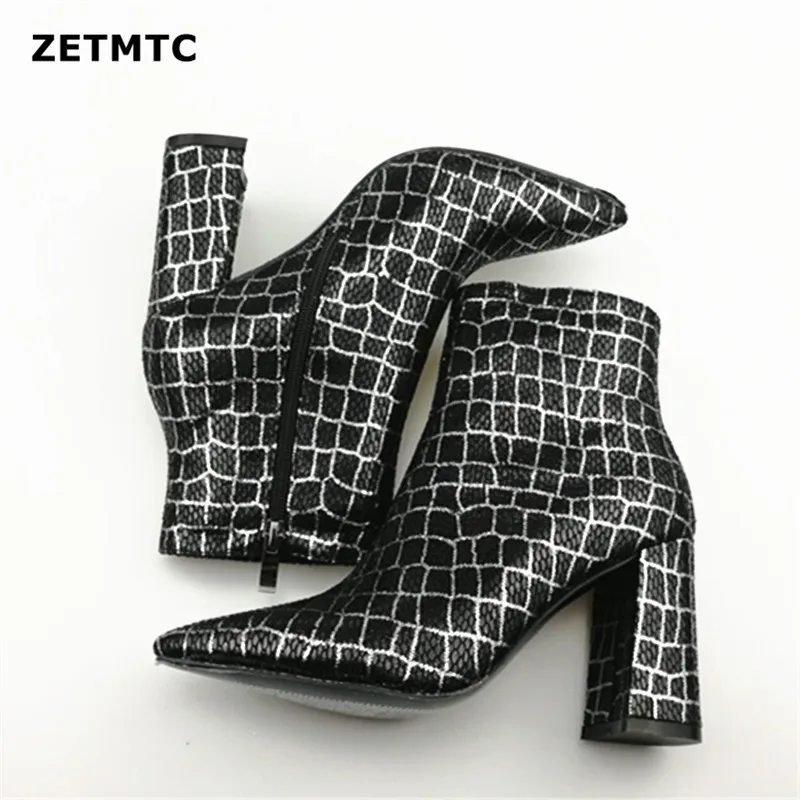 Plus Size 33-43 Women Zipper Boots Snake Print Ankle Boots Square heel Fashion Pointed toe Ladies Sexy shoes New Chelsea Boots
Plus Size 33-43 Women Zipper Boots Snake Print Ankle Boots Square heel Fashion Pointed toe Ladies Sexy shoes New Chelsea Boots