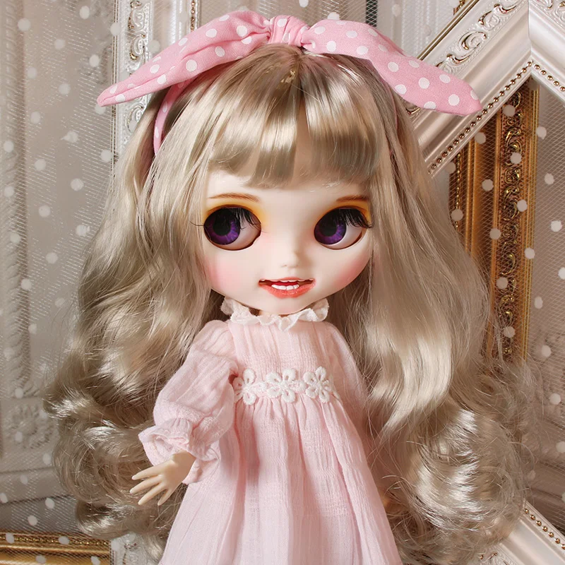 Blyth Doll 1/6 Joint Body hand painted matte face white skin soft silver curls hair suit 30cm DIY BJD SD toys gift AB hand set
Blyth Doll 1/6 Joint Body hand painted matte face white skin soft silver curls hair suit 30cm DIY BJD SD toys gift AB hand set