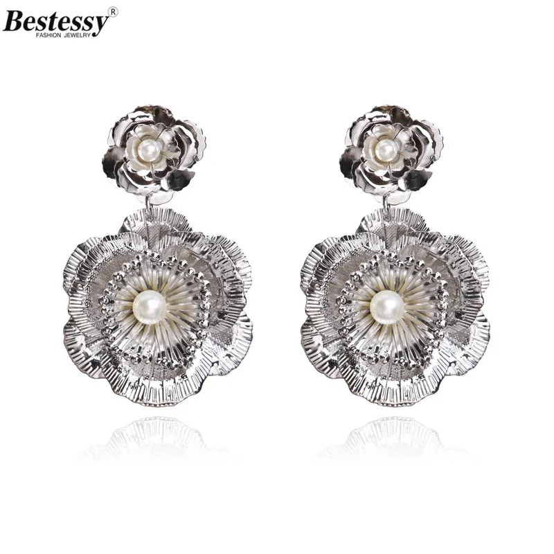 Bestessy New Design Vintage Earrings for Women Big Metal Flower Statement Earrings Dangle Fashion Jewelry Boho Jewellery 2019
Bestessy New Design Vintage Earrings for Women Big Metal Flower Statement Earrings Dangle Fashion Jewelry Boho Jewellery 2019