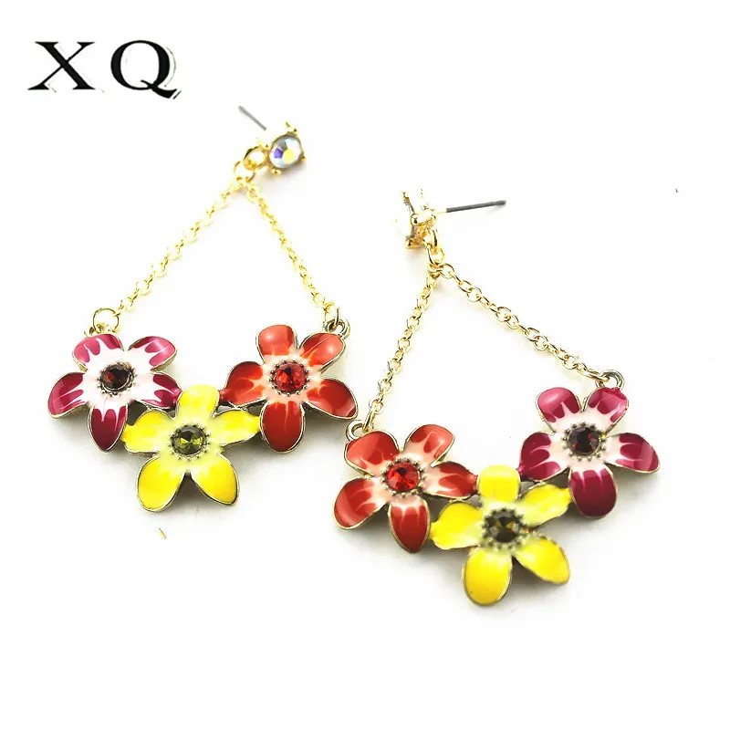 XQ zinc alloy stars moon asymmetrical long chain tassel earrings fashion women wedding accessories Korean new 2019
XQ zinc alloy stars moon asymmetrical long chain tassel earrings fashion women wedding accessories Korean new 2019