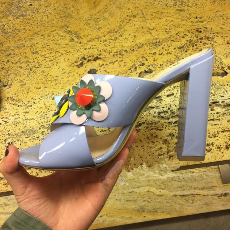 2018 Shoes Woman Summer Slippers Open Toe Leather Sweet Flowers High Heels Slides Designer Woman Shoes Outside Sandals Slippers
2018 Shoes Woman Summer Slippers Open Toe Leather Sweet Flowers High Heels Slides Designer Woman Shoes Outside Sandals Slippers