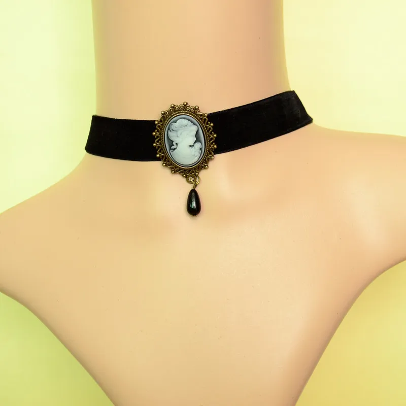 Fashion Gothic Punk Vintage Black Velvet Beauty Head Portrait Pendant Short Choker For Women Steampunk Collar Statement Necklace
Fashion Gothic Punk Vintage Black Velvet Beauty Head Portrait Pendant Short Choker For Women Steampunk Collar Statement Necklace