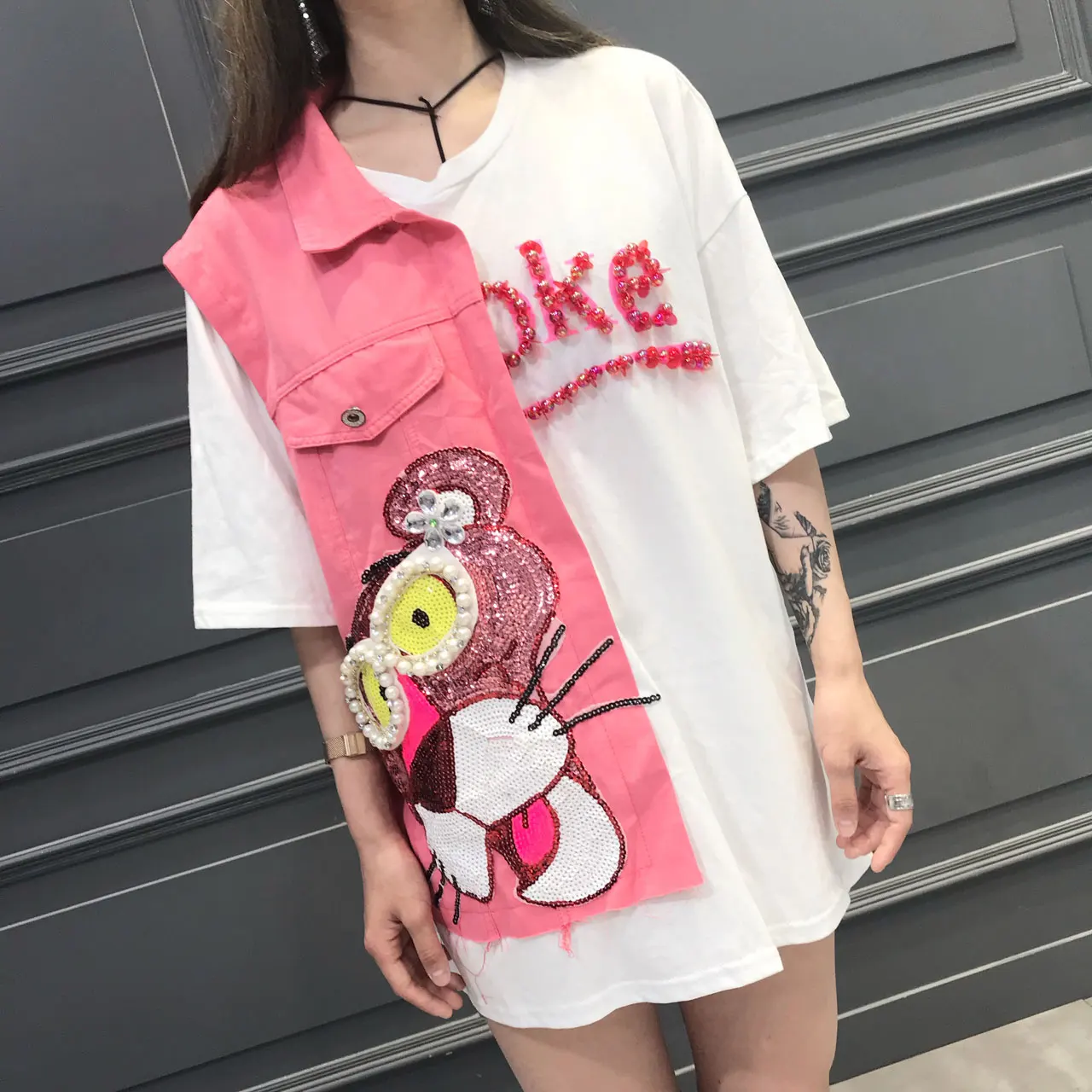 Thailand Tide brand 2019 summer new cartoon letters handmade beaded sequins personality stitching denim sweet beauty T-shirt
Thailand Tide brand 2019 summer new cartoon letters handmade beaded sequins personality stitching denim sweet beauty T-shirt