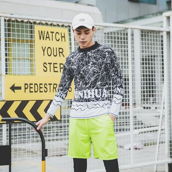 2019 New Korean Men's Two Pieces Swimwear Long Sleeve Trousers Three-piece Suit Sunscreen Surf Elastic Cool Quick-Dry Swimsuit 
2019 New Korean Men's Two Pieces Swimwear Long Sleeve Trousers Three-piece Suit Sunscreen Surf Elastic Cool Quick-Dry Swimsuit