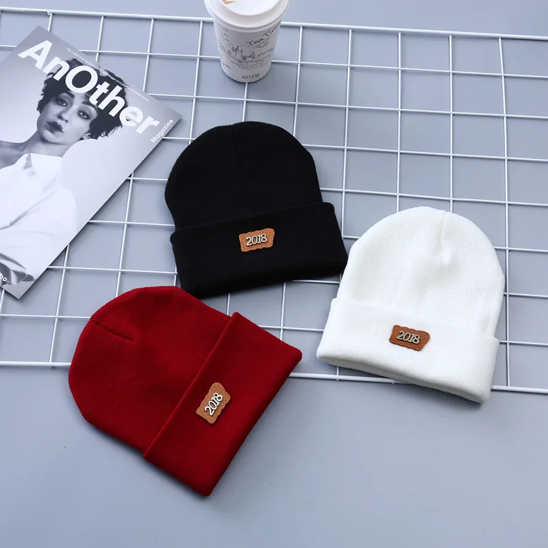 2019 Winter Spring New Knitted Hats Casual Hat Fashionable Novelty Solid Color Wool Cotton Caps Knitted Winter Hat for Women Men
2019 Winter Spring New Knitted Hats Casual Hat Fashionable Novelty Solid Color Wool Cotton Caps Knitted Winter Hat for Women Men