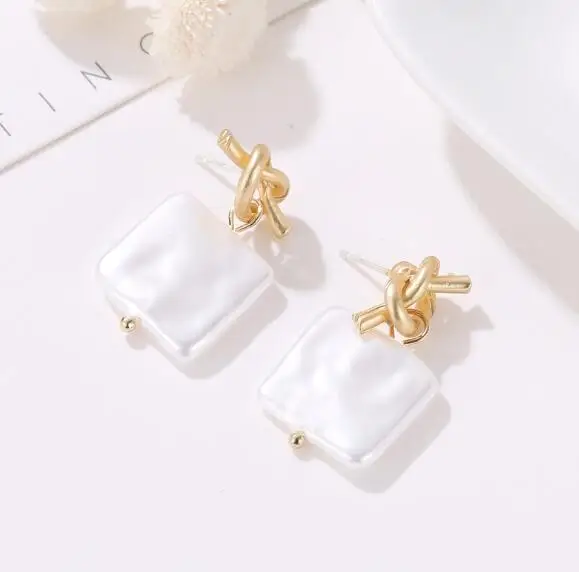 618 Original Geometric Exquisite Minimalist Earrings Trendy Women Rhinestone Brincos Earrings Bijoux Jewelry Gift E5572
618 Original Geometric Exquisite Minimalist Earrings Trendy Women Rhinestone Brincos Earrings Bijoux Jewelry Gift E5572