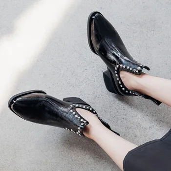 MLJUESE 2019 women ankle boots soft cow leather rivets style brown color pointed toe high heels autumn spring boots women boots
MLJUESE 2019 women ankle boots soft cow leather rivets style brown color pointed toe high heels autumn spring boots women boots