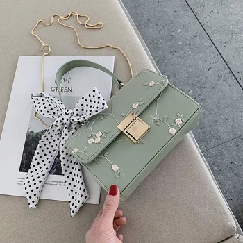Korean Style Women Chain Messenger Bag Fashion Retro Designer Single Shoulder Crossbody Elegant Vintage Small Square Hand Bags
Korean Style Women Chain Messenger Bag Fashion Retro Designer Single Shoulder Crossbody Elegant Vintage Small Square Hand Bags