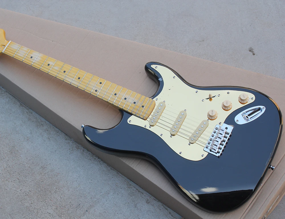 Factory Black Electric Guitar with Vintage Body and Neck,Gold Pickguard,Chrome Hardware,Maple Fretboard,Can be Customized
Factory Black Electric Guitar with Vintage Body and Neck,Gold Pickguard,Chrome Hardware,Maple Fretboard,Can be Customized