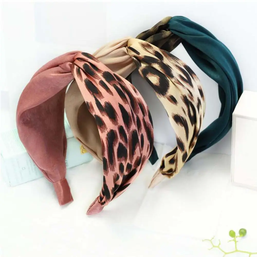 Fashion Women Headband Wide Side Hairband Two Colors Patchwork Leopard Hair Accessories Cross Knot Headwear Adult
Fashion Women Headband Wide Side Hairband Two Colors Patchwork Leopard Hair Accessories Cross Knot Headwear Adult