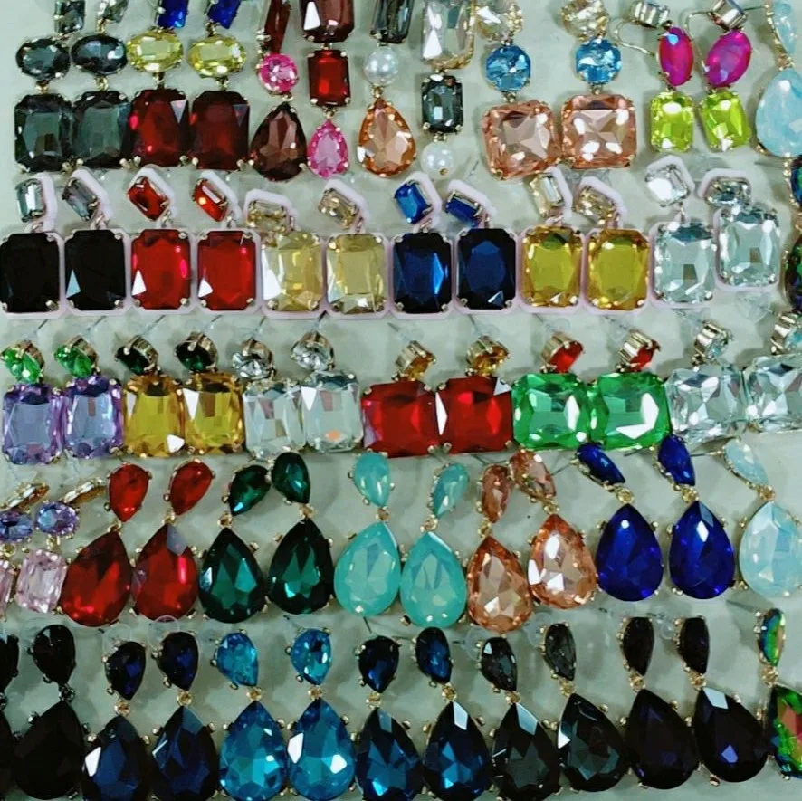 FASHIONSNOOPS Hot Bling Crystal Drop Earrings Fashion Bridal Wedding Statement Jewelry Multi Color Maxi Earrings Rhinestone Gift
FASHIONSNOOPS Hot Bling Crystal Drop Earrings Fashion Bridal Wedding Statement Jewelry Multi Color Maxi Earrings Rhinestone Gift