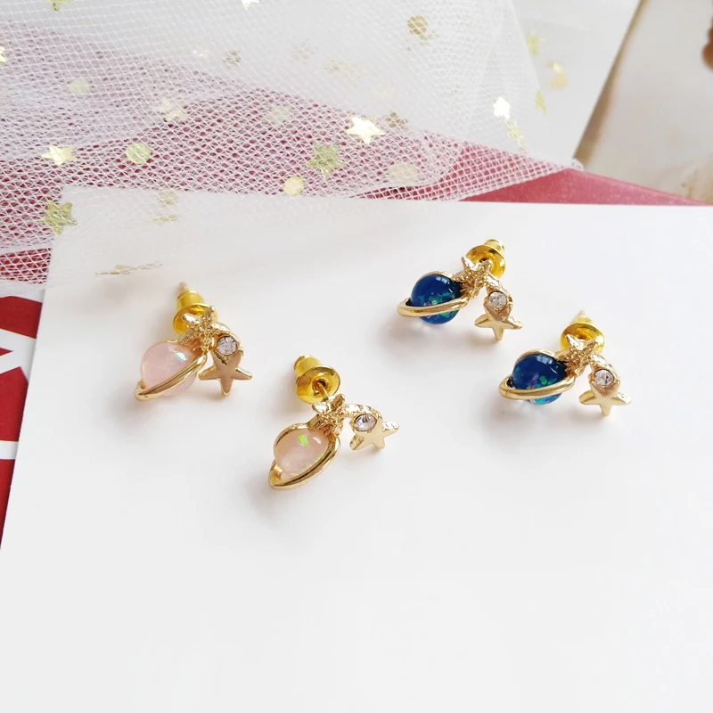 Metal Creative aesthetic personality small planet shape wearing temperament wearing earrings For Women
Metal Creative aesthetic personality small planet shape wearing temperament wearing earrings For Women