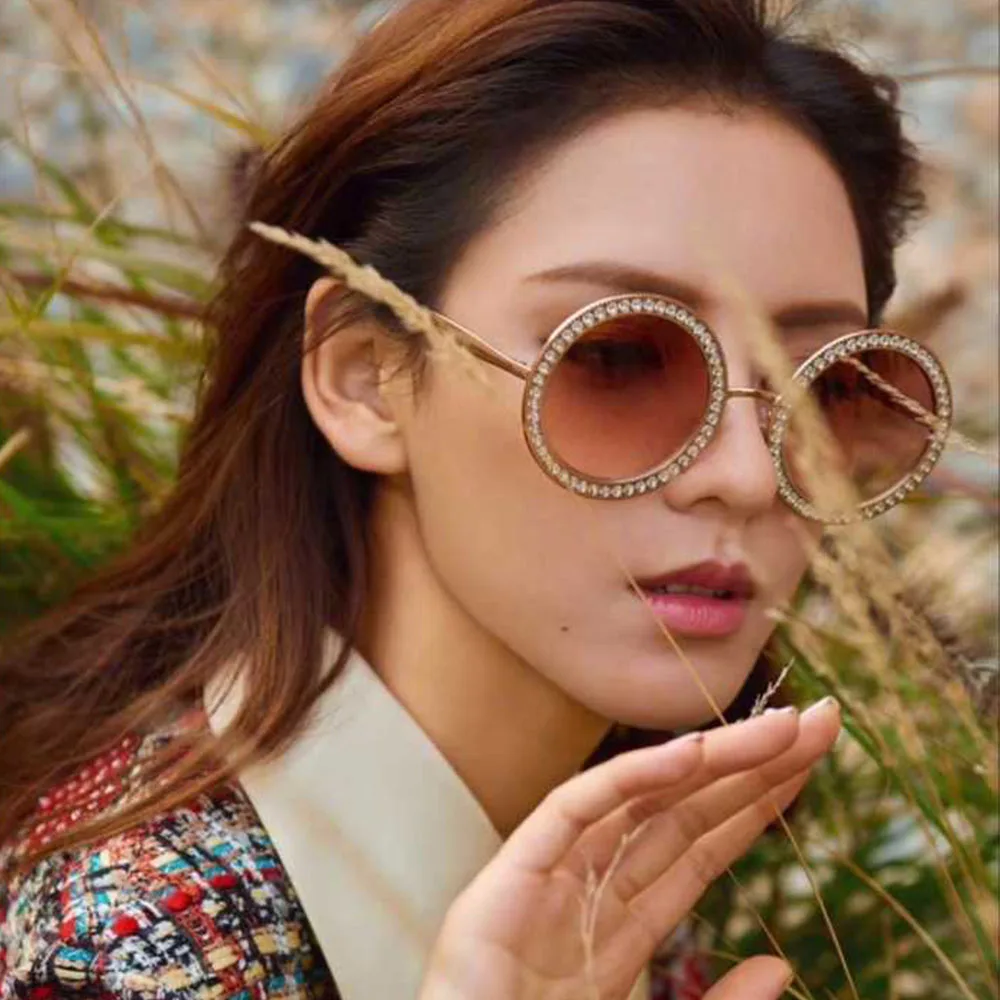 New Arrival 2018 Colorful Diamond Mosaic Round Sunglasses Women Pink Blue Lens Luxury Brand Designer Oversized Ladies Glasses
New Arrival 2018 Colorful Diamond Mosaic Round Sunglasses Women Pink Blue Lens Luxury Brand Designer Oversized Ladies Glasses