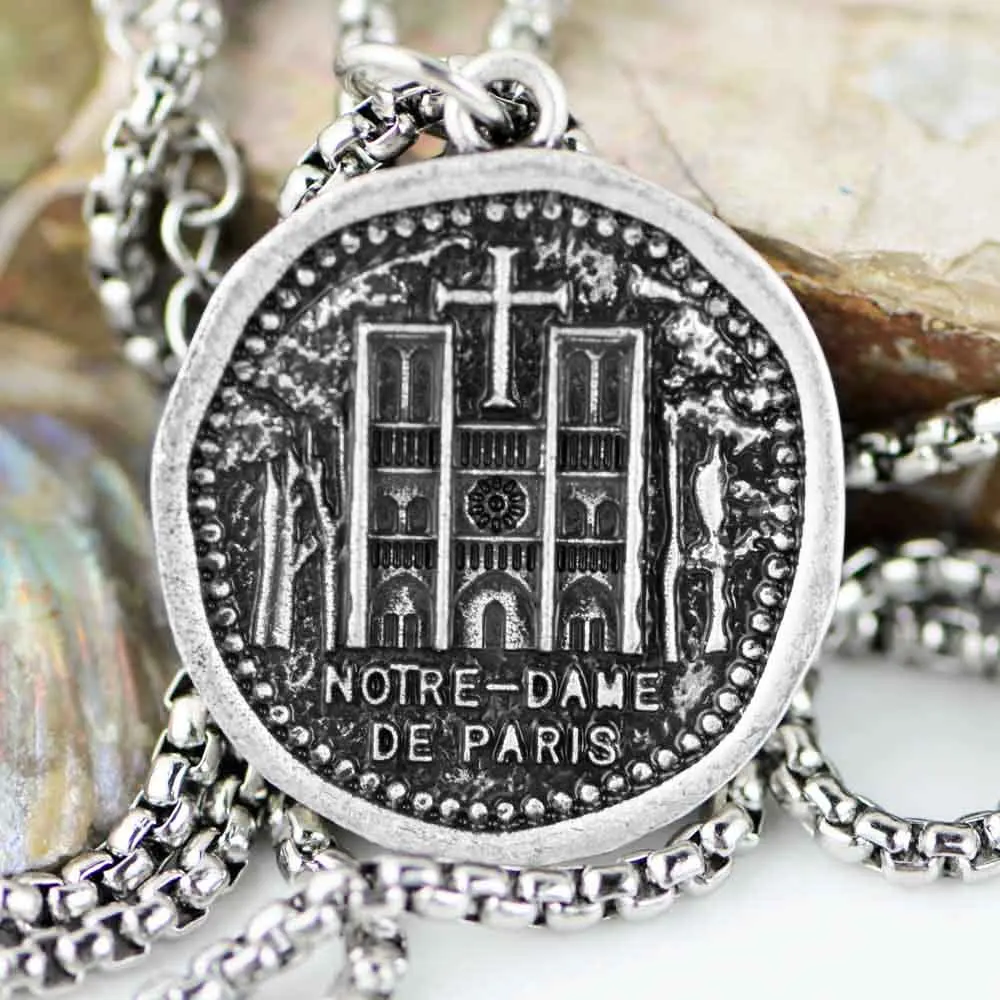 Notre Dame de Paris Necklace 25*25mm Men Women Cathedral Gargoyle Medieval Guardian Jewelry
Notre Dame de Paris Necklace 25*25mm Men Women Cathedral Gargoyle Medieval Guardian Jewelry