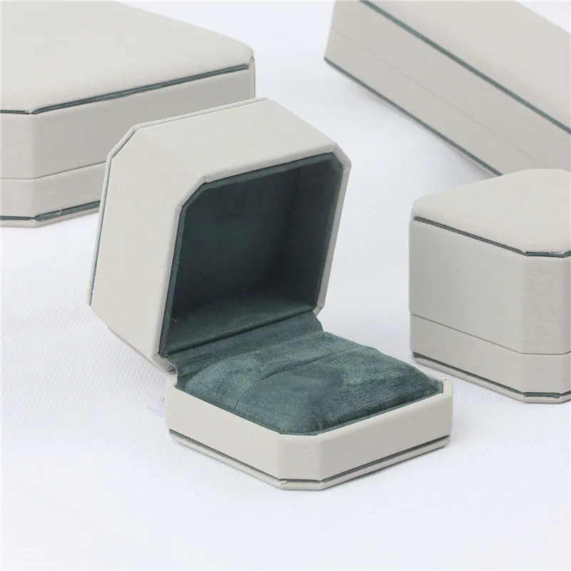 2019 new octagonal jewelry box, high-grade PU leather ring box necklace box bracelet box gift box
2019 new octagonal jewelry box, high-grade PU leather ring box necklace box bracelet box gift box