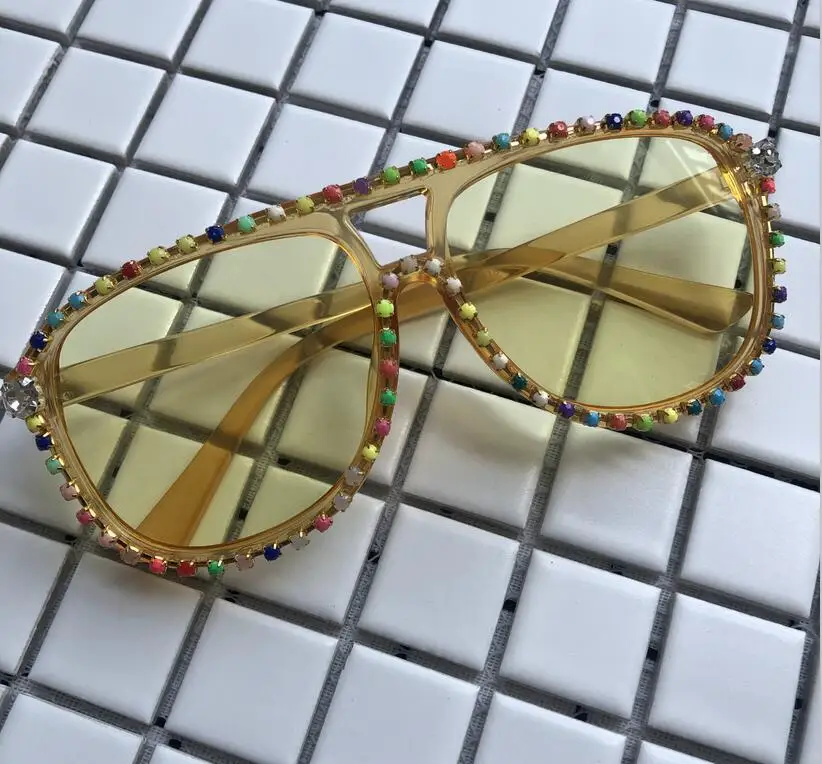 2019 New Design Yellow Women Men Sunglasses Rainbow Beads Luxury Eyewear UV400 Nigh Vision Lens Eyeglasses Poilt Shades Oculos
2019 New Design Yellow Women Men Sunglasses Rainbow Beads Luxury Eyewear UV400 Nigh Vision Lens Eyeglasses Poilt Shades Oculos