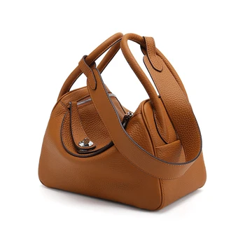 New Genuine Leather Women's Bag Chic Lady Shoulder Bags Hot Selling Famous Brand Design Women Tote Crossbody Bolsa A0092
New Genuine Leather Women's Bag Chic Lady Shoulder Bags Hot Selling Famous Brand Design Women Tote Crossbody Bolsa A0092