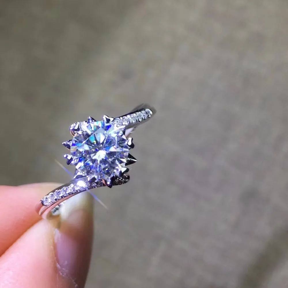 Fine Jewelry Real 18K Gold AU750 G18K 1ct Moissanite Diamond Ring Gemstone Rings for Women
Fine Jewelry Real 18K Gold AU750 G18K 1ct Moissanite Diamond Ring Gemstone Rings for Women