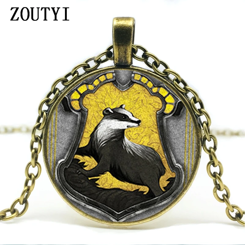 2018 new hot sale Hogwarts Hufflepuff House Crest long necklace Rowena Ravenclaw pendant Collana Vintage
2018 new hot sale Hogwarts Hufflepuff House Crest long necklace Rowena Ravenclaw pendant Collana Vintage
