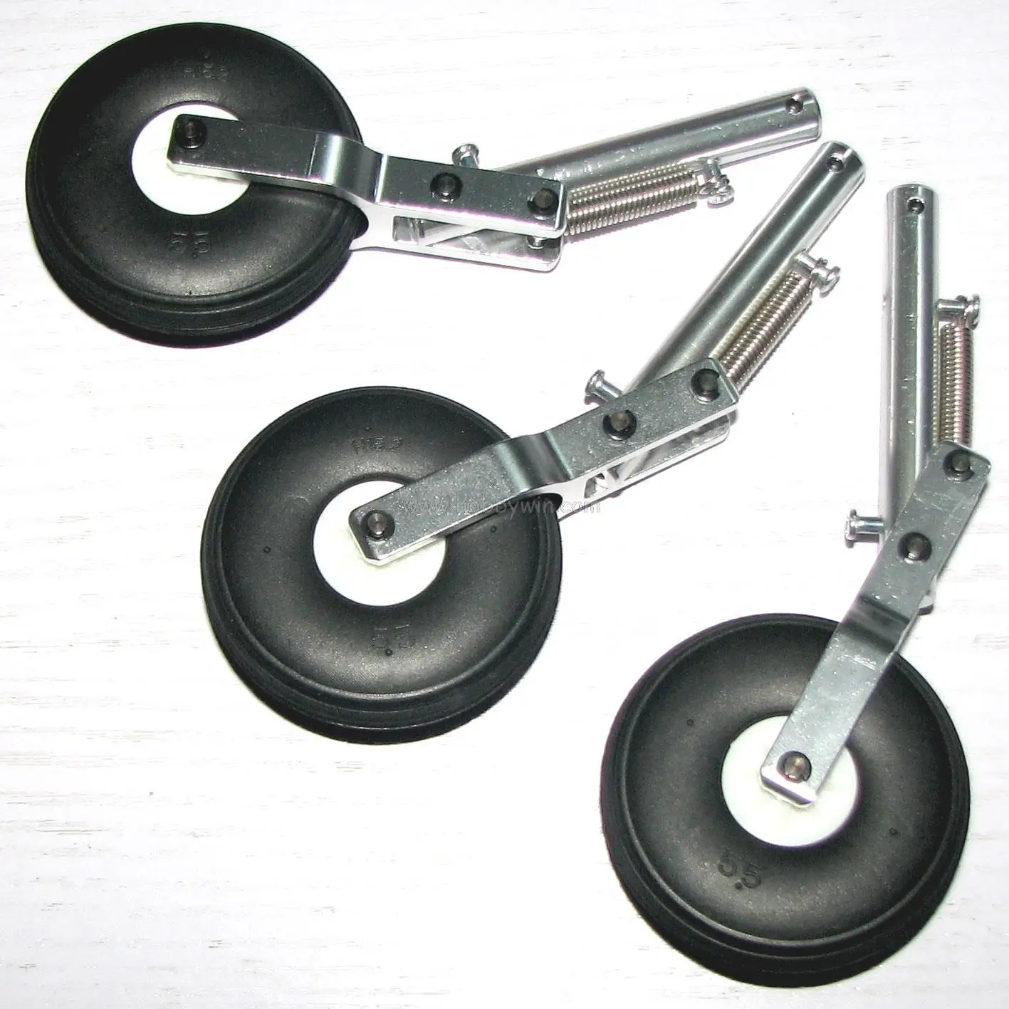 130mm Alum Offset Oleo Struts landing gear 5mm recording with PU tyre with PU tyre 55*15mm RC model airplane parts
130mm Alum Offset Oleo Struts landing gear 5mm recording with PU tyre with PU tyre 55*15mm RC model airplane parts