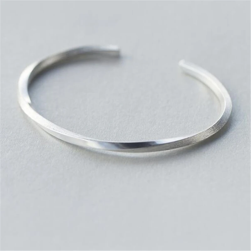 100% 925 Sterling Silver Twist Simple Style Bangles for Women Men Fashion Silver Jewelry S971
100% 925 Sterling Silver Twist Simple Style Bangles for Women Men Fashion Silver Jewelry S971