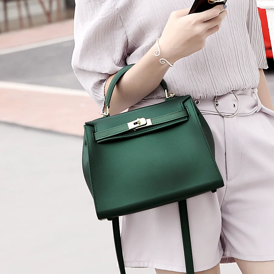 2019 New Matte Tote Handbag Women's Lock Simple Handbag Ladies Luxury Design Boston Bags Crossbody Bags For Women Bolsa Feminina
2019 New Matte Tote Handbag Women's Lock Simple Handbag Ladies Luxury Design Boston Bags Crossbody Bags For Women Bolsa Feminina