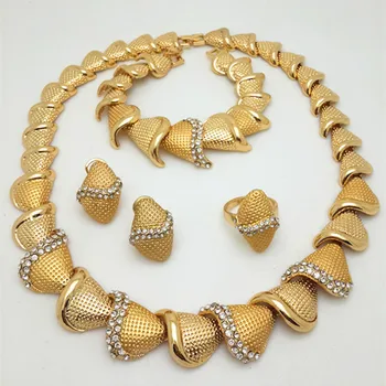 2018 Latest Fashion African Jewelry Set Round Pendant Gold color Dubai Big Necklace Earrings Wedding Sets Gift For Women
2018 Latest Fashion African Jewelry Set Round Pendant Gold color Dubai Big Necklace Earrings Wedding Sets Gift For Women