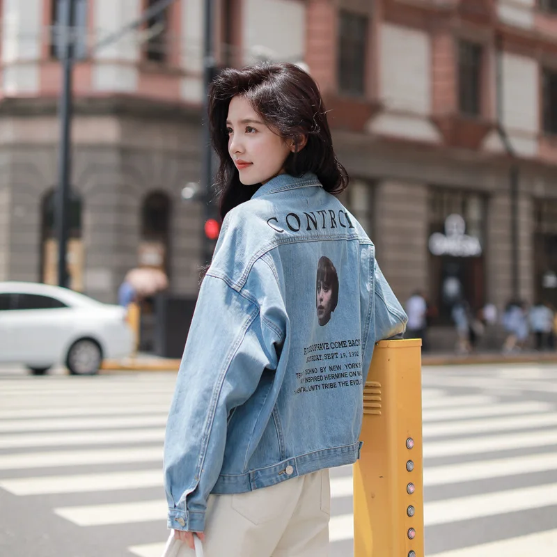 New 2018 Women Denim Character print jacket Female Casual women's clothing Long Sleeves Fashion Jeans Spring Autumn Winter
New 2018 Women Denim Character print jacket Female Casual women's clothing Long Sleeves Fashion Jeans Spring Autumn Winter