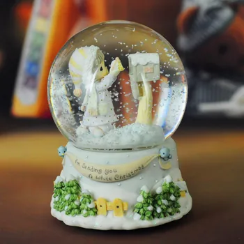 Met at the crystal ball rotating music box snow drift from the spray Christmas gifts send women
Met at the crystal ball rotating music box snow drift from the spray Christmas gifts send women