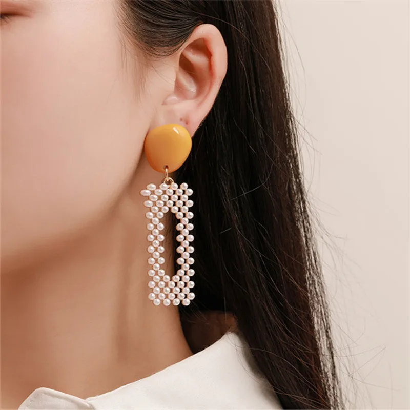 1 Pair Trendy Elegant Geometric Imitation Pearl Drop Earrings for Women Girls Stud Earring Jewelry Gifts For Wedding Party Gift
1 Pair Trendy Elegant Geometric Imitation Pearl Drop Earrings for Women Girls Stud Earring Jewelry Gifts For Wedding Party Gift