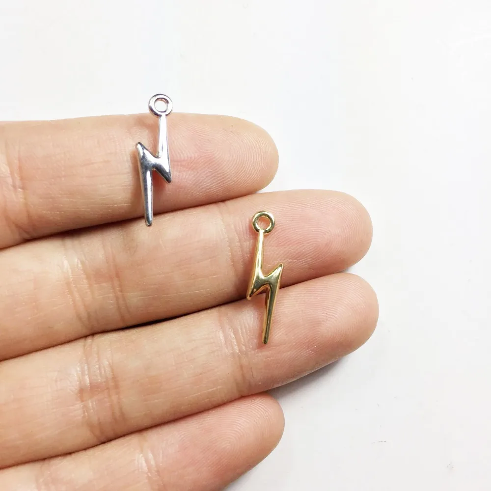 Eruifa 20pcs 16*5mm Shiny Lihtning Zinc alloy Charms Pendant Jewelry DIY Handmade Necklae 2 Colors
Eruifa 20pcs 16*5mm Shiny Lihtning Zinc alloy Charms Pendant Jewelry DIY Handmade Necklae 2 Colors